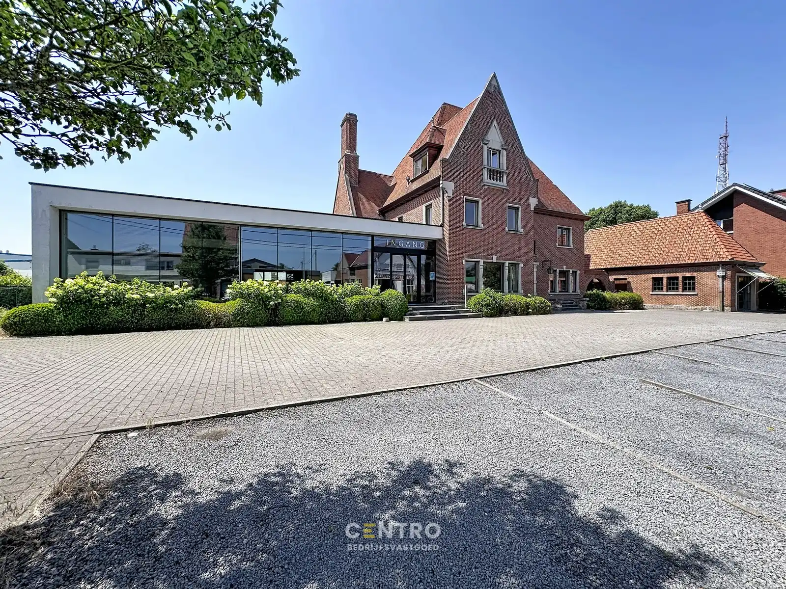 Commerciële site met woonst op toplocatie te Roeselare! foto 21