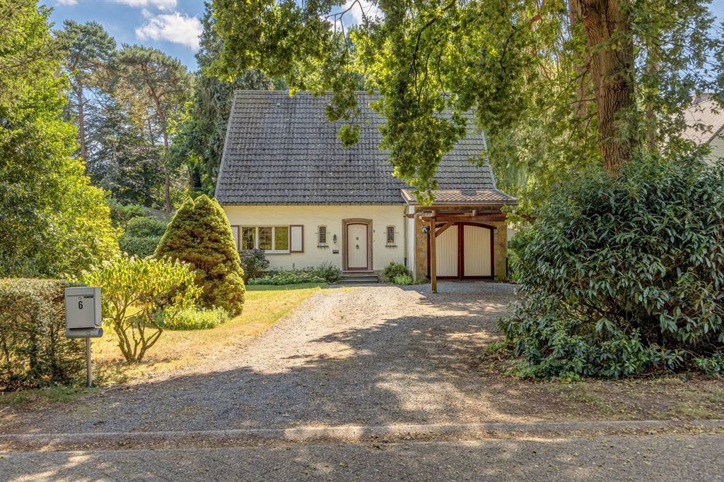 Hoofdfoto van de publicatie: Villa