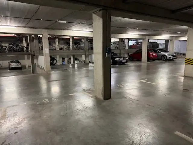GARAGE/PARKING te BRUGGE foto 4