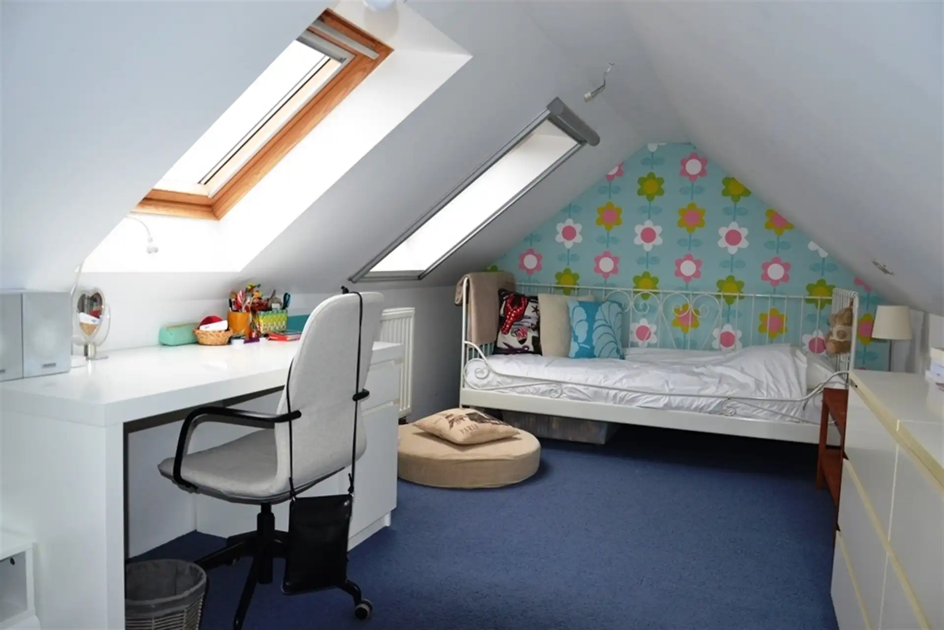 Mooi gelegen lichtrijke woning met terras en voortuintje. foto 14
