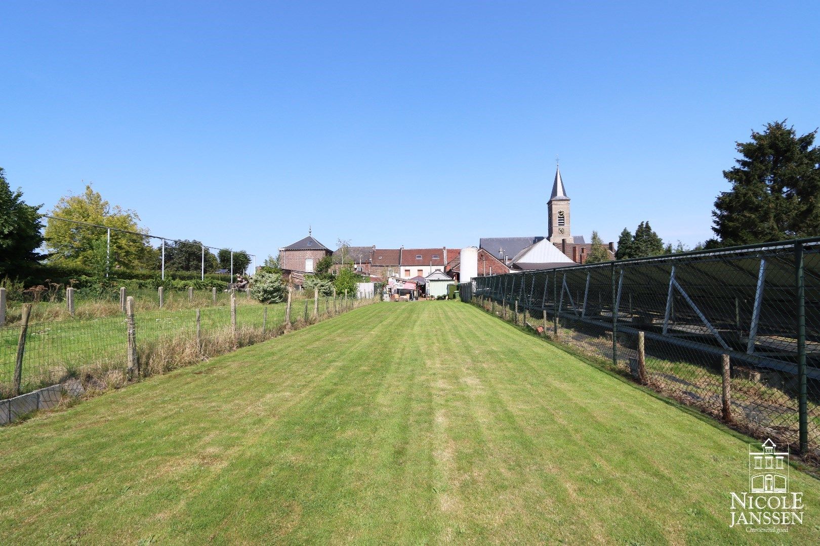 Charmant en goed draaiende horecazaak met gezellig terras foto 3