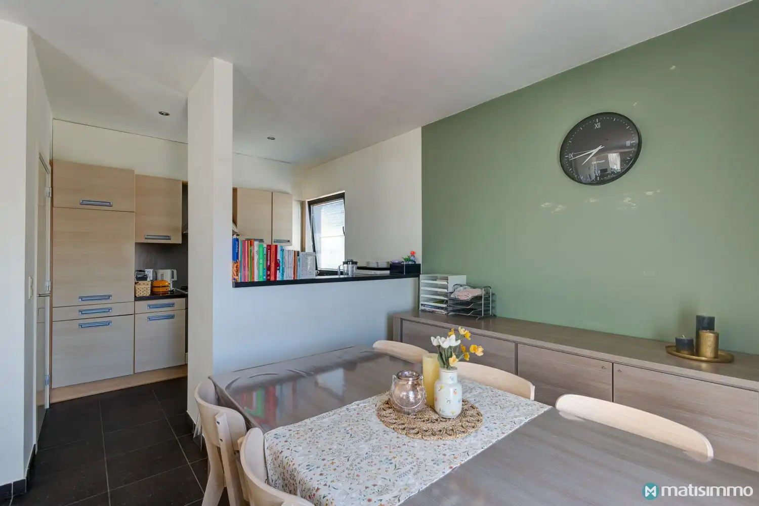 DUPLEXAPPARTEMENT MET 2 SLAAPKAMERS EN PARKEERPLAATS TE BEVERST foto 5