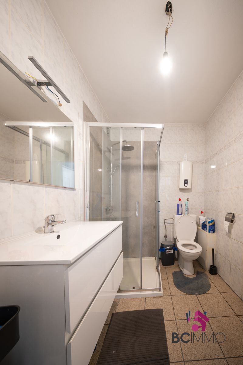 Instapklaar 1-slaapkamerappartement op toplocatie in Genk foto 5