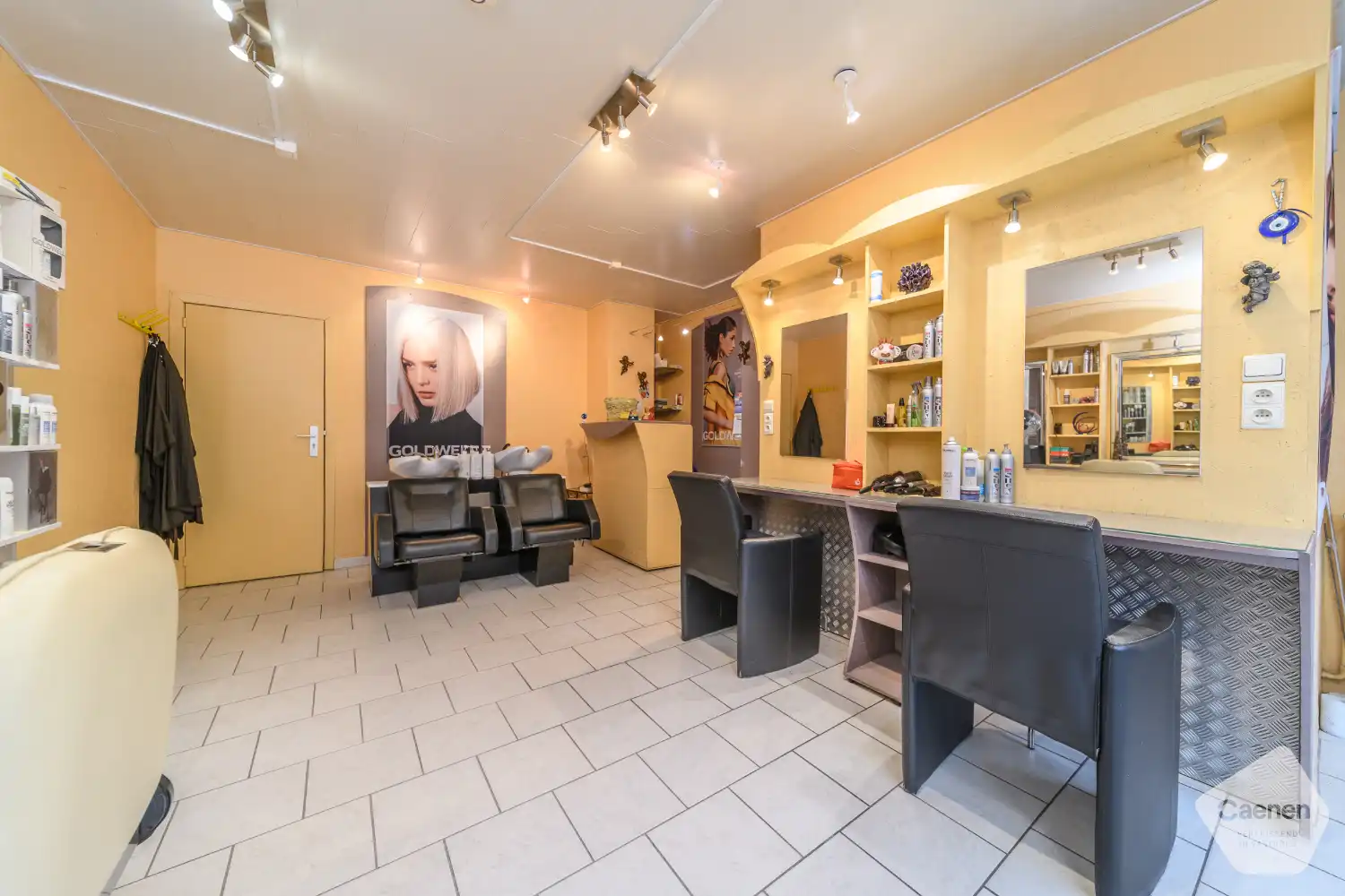 Te koop – Gelijkvloers handelspand met berging en woonmogelijkheid foto 3