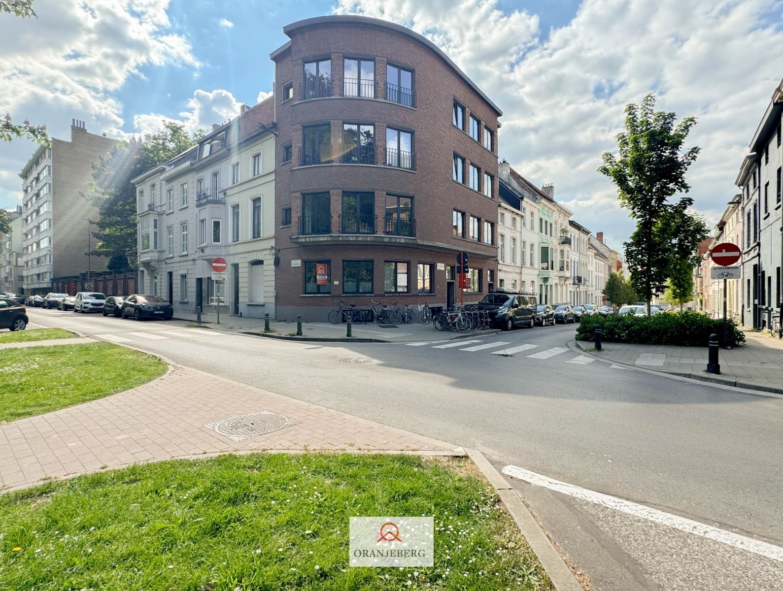 Gerenoveerd ruim duplex appartement met 2 slpk's foto 39