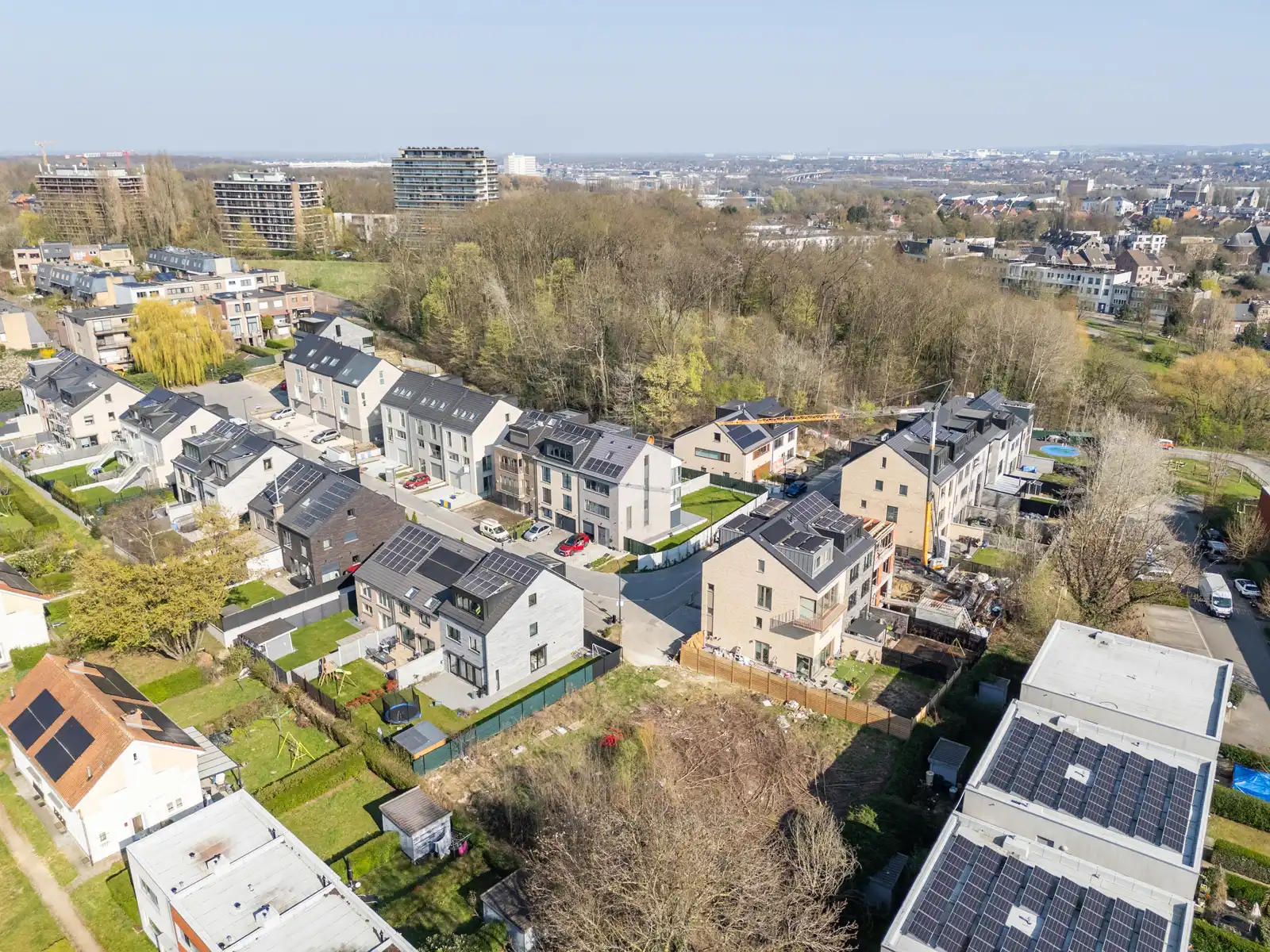 Ruim perceel van 428m² in rustige en gegeerde verkaveling foto 2