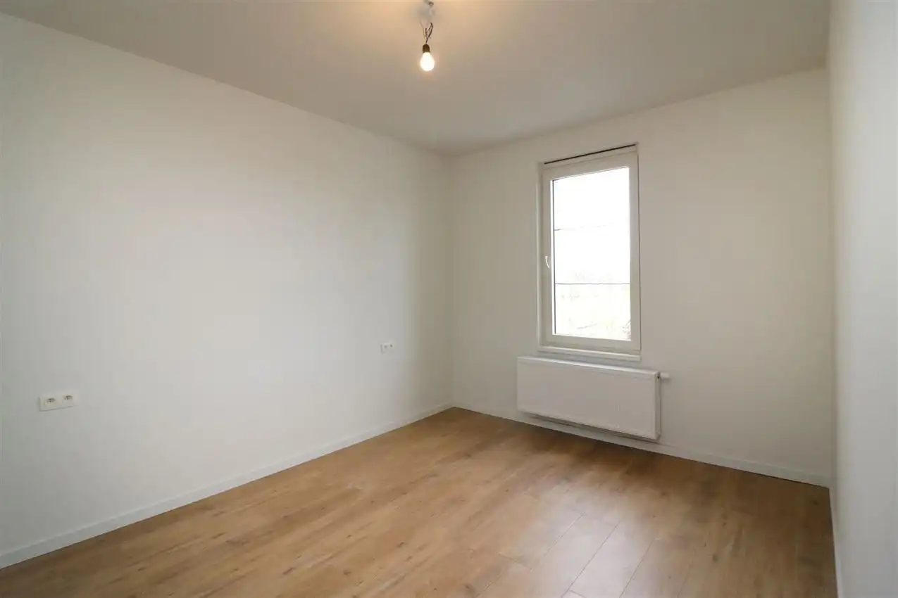 Gerenoveerde woning met 4 slpk, tuin, garage foto 26