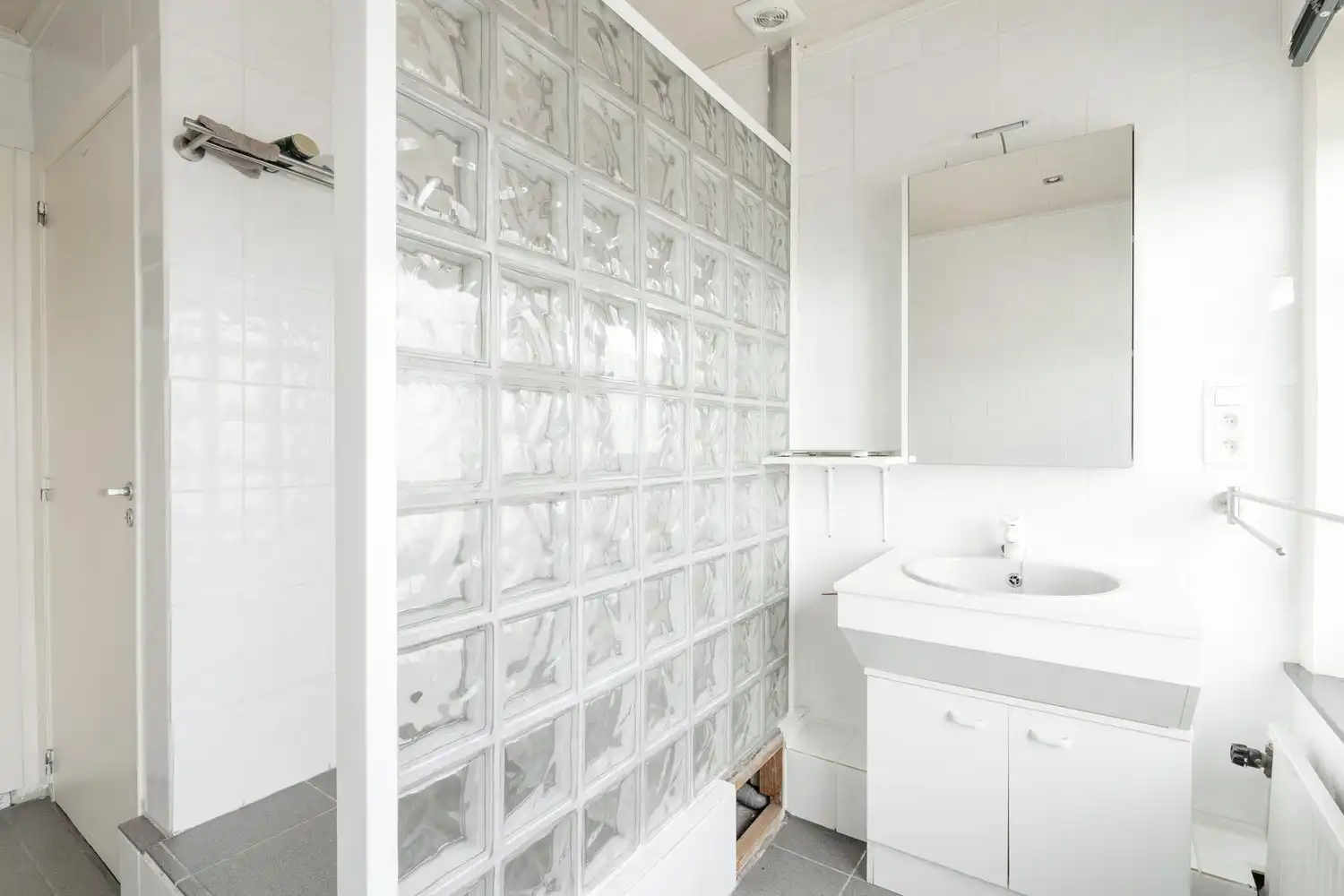 Instapklare  gezinswoning op ruim hoekperceel van 784 m² foto 32