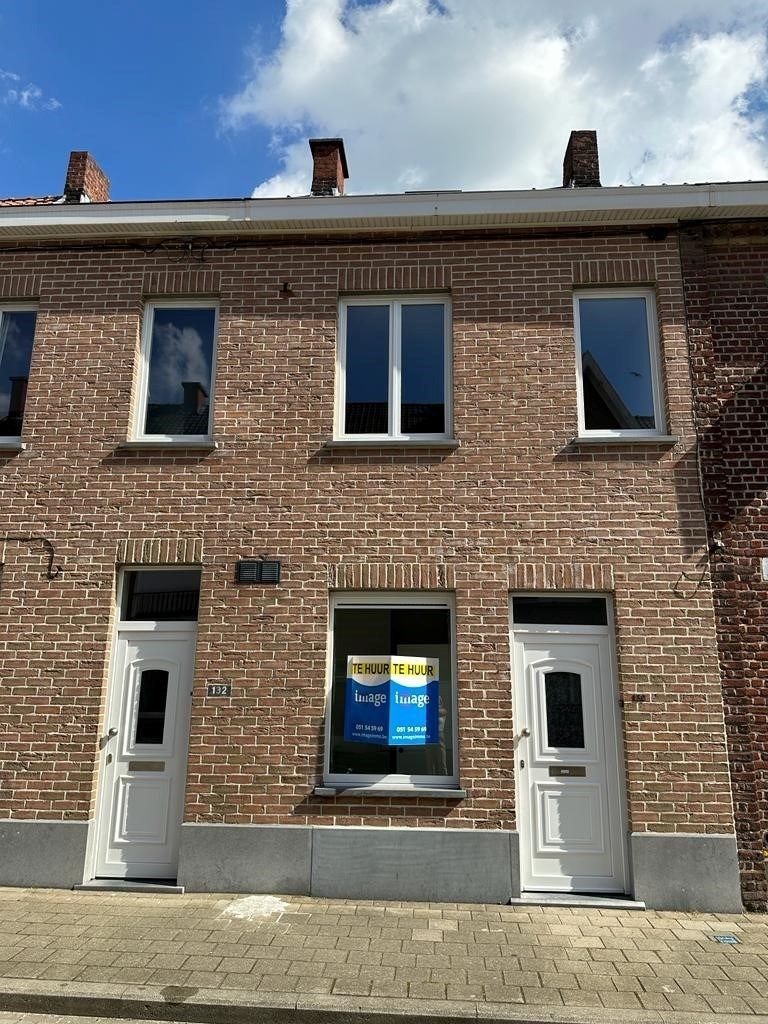 Instapklare en gezellige rijwoning in het centrum van Roeselare foto 8