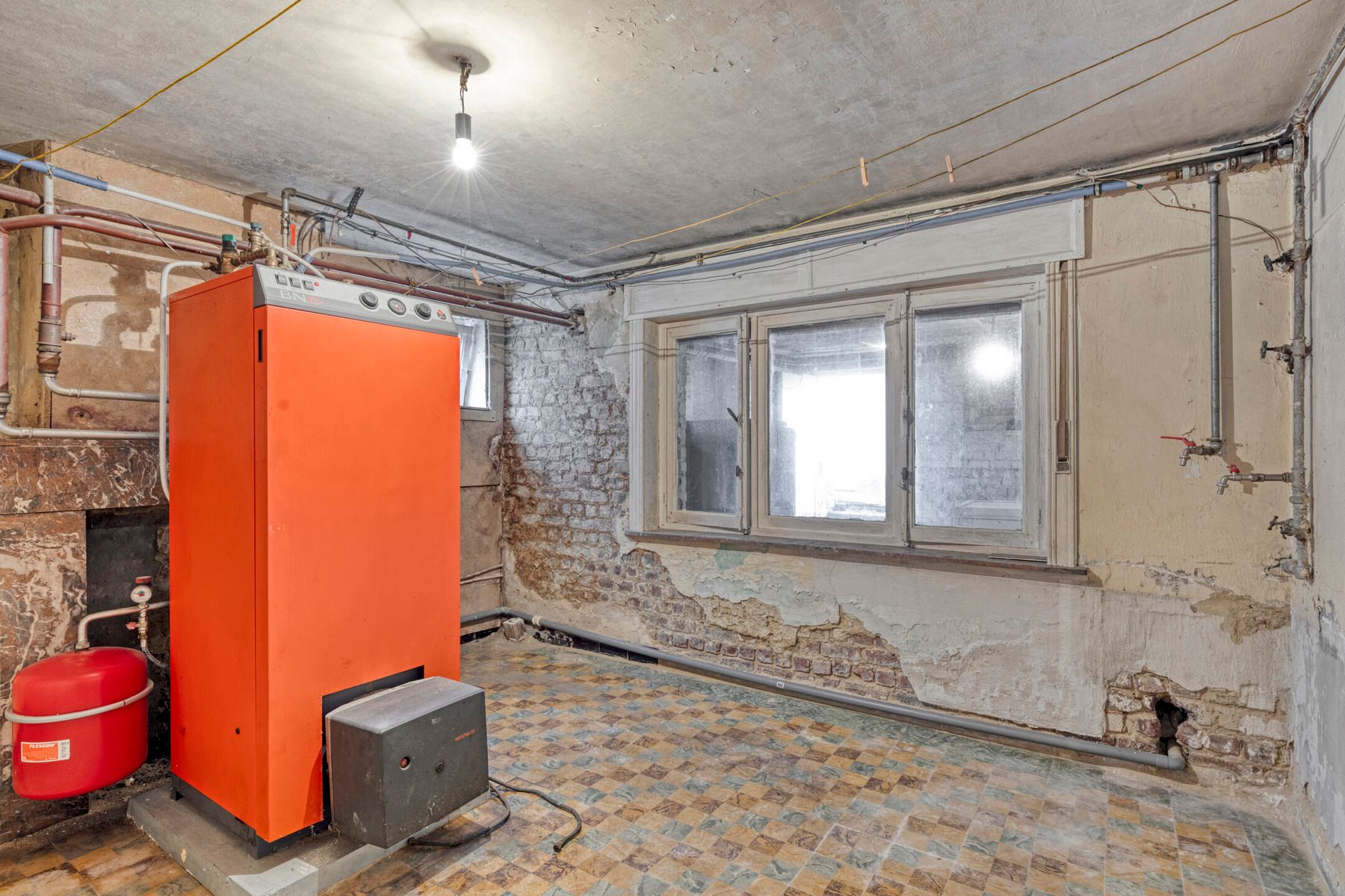 Te Renoveren 3-gevelwoning op gunstige ligging foto 18