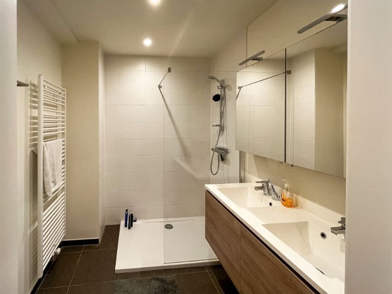 APPARTEMENT MET TWEE SLAAPKAMERS GELEGEN IN HARTJE GENT foto 6