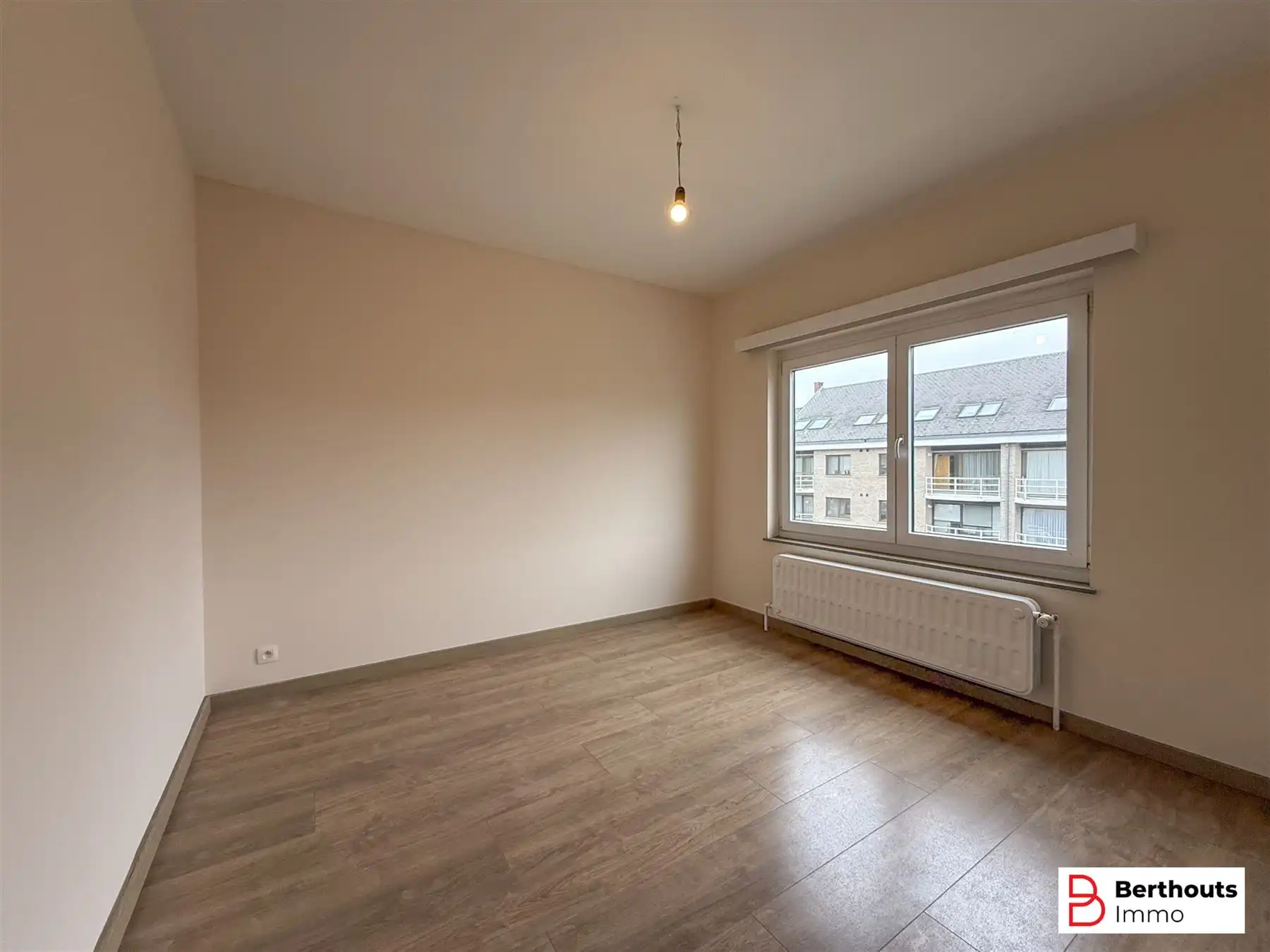 WONING MET 5/6 SLAAPKAMERS MET TUIN foto 11