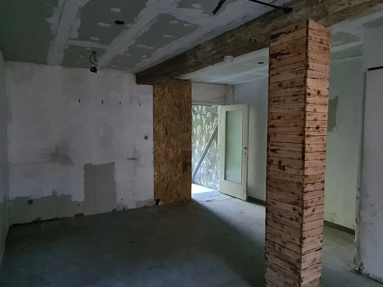 Op te knappen woning nabij centrum van Tongeren foto 8