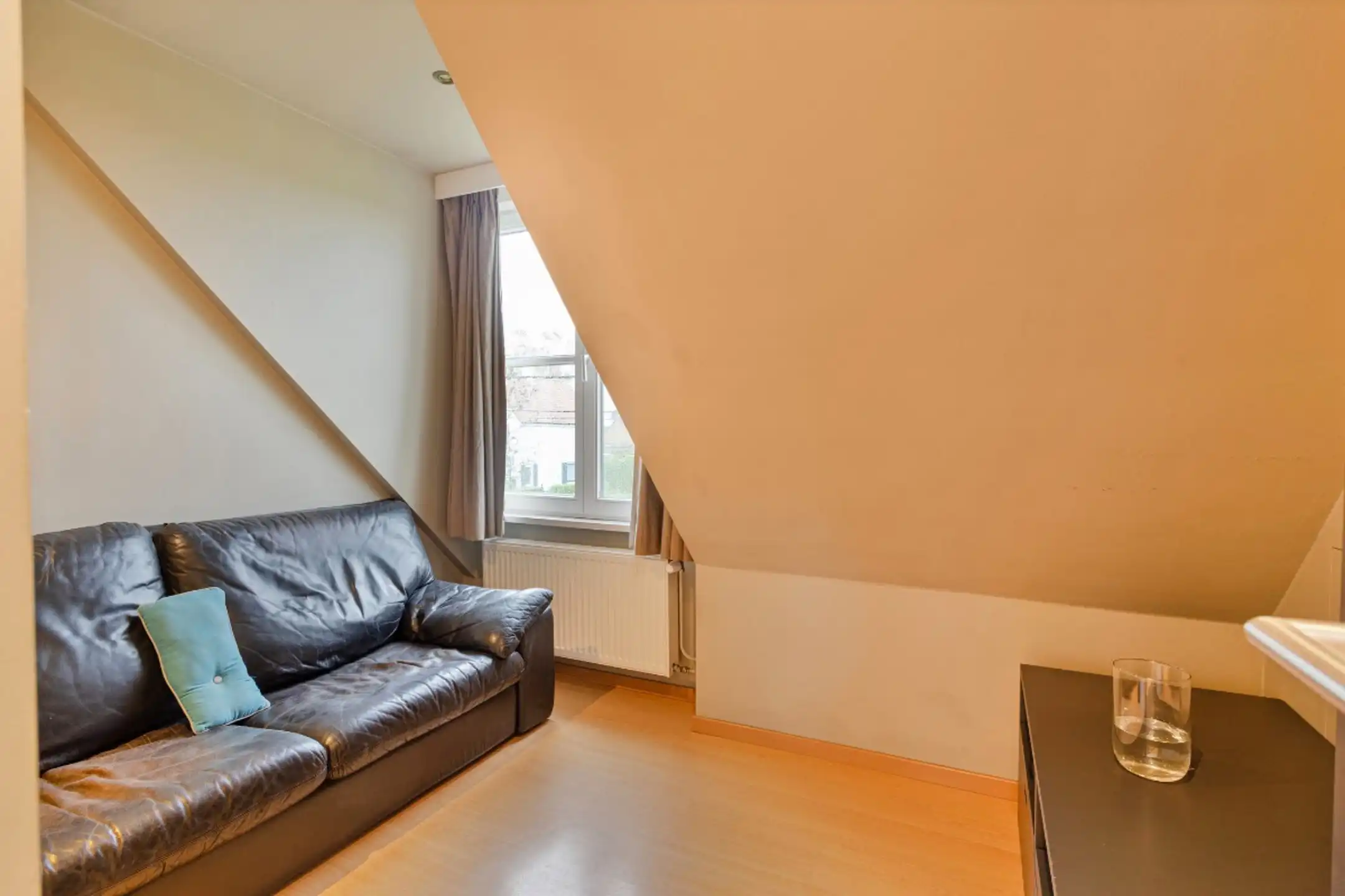 Modern ingerichte villa met loods in Moerkerke foto 20