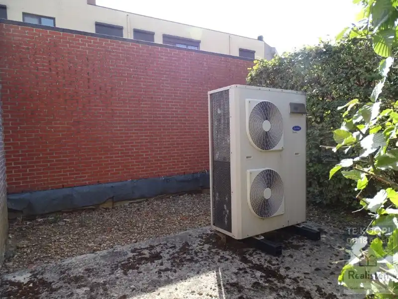 Voormalig bankkantoor foto 25