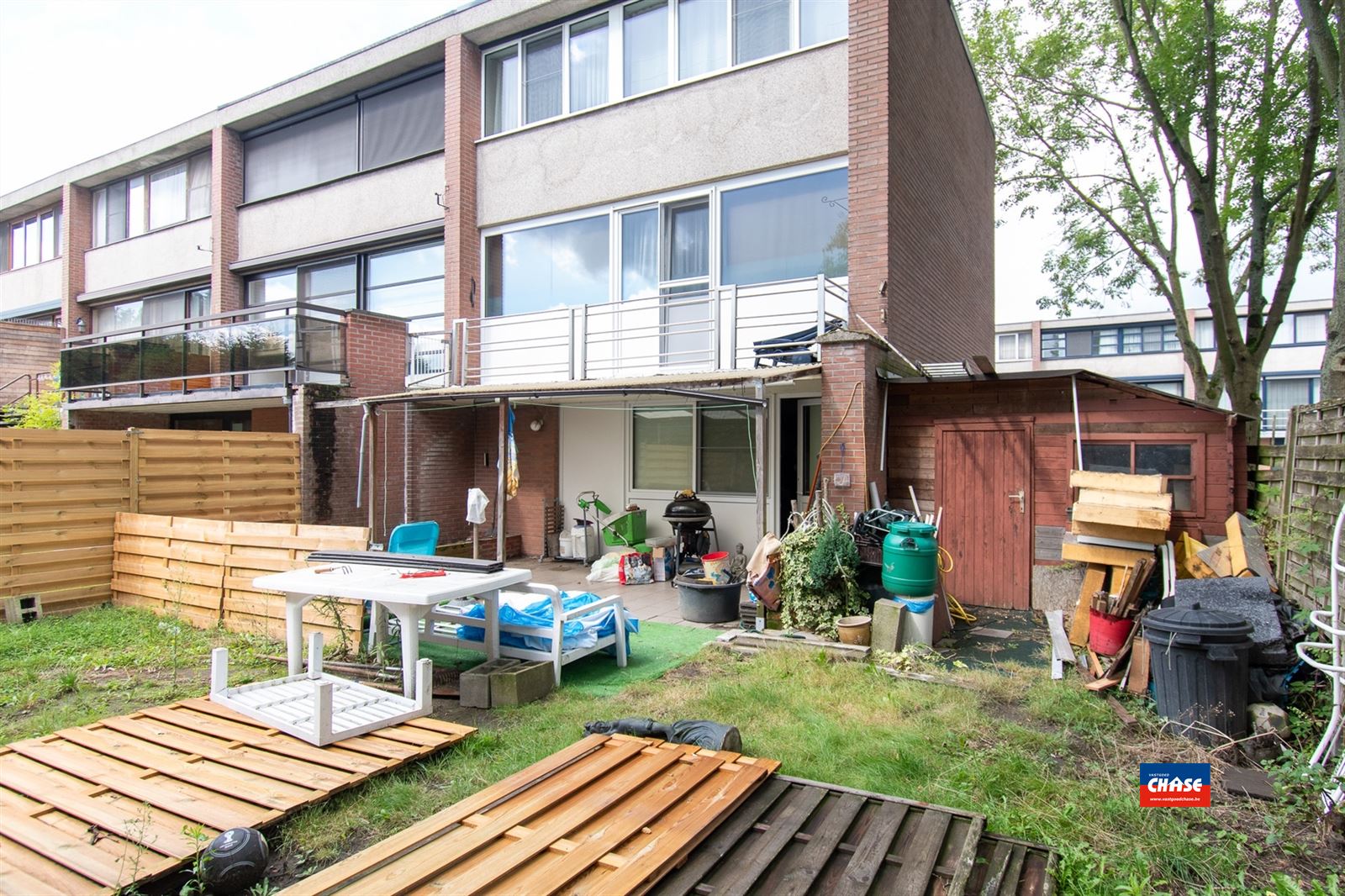 Gunstig gelegen bel-étage met 3 slaapkamers, tuin, garage en oprit foto 8