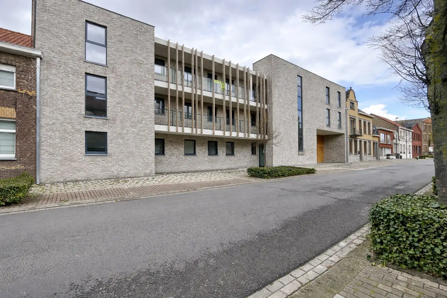 Opbrengsteigendom bestaande uit 12 nieuwbouwappartementen foto {{pictureIndex}}