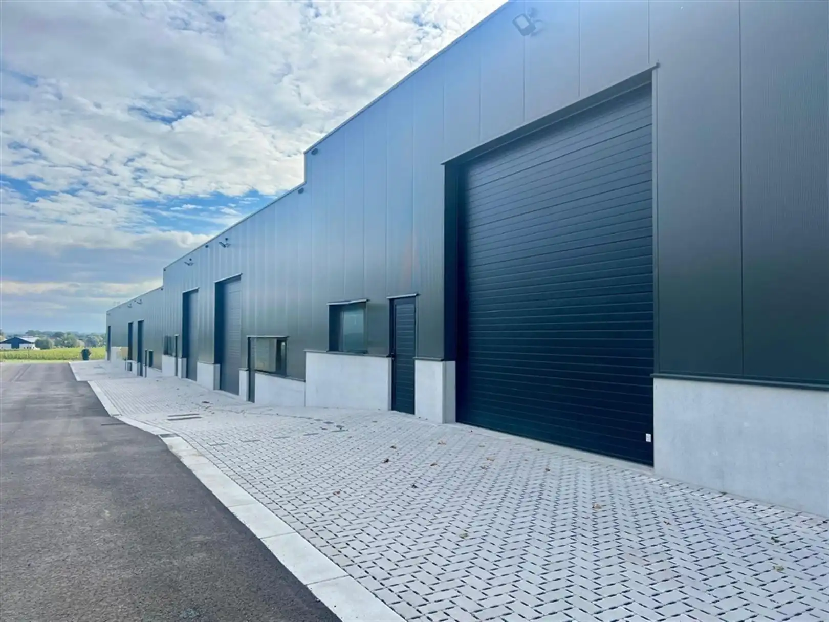 Te Huur/Te Koop Nieuwbouw KMO units te Tielt foto 4