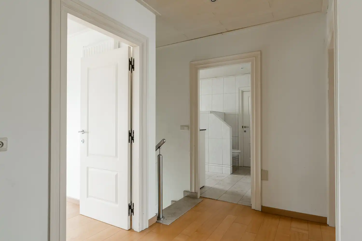 BEDRIJFSPAND MET CONCIERGEWONING foto 76