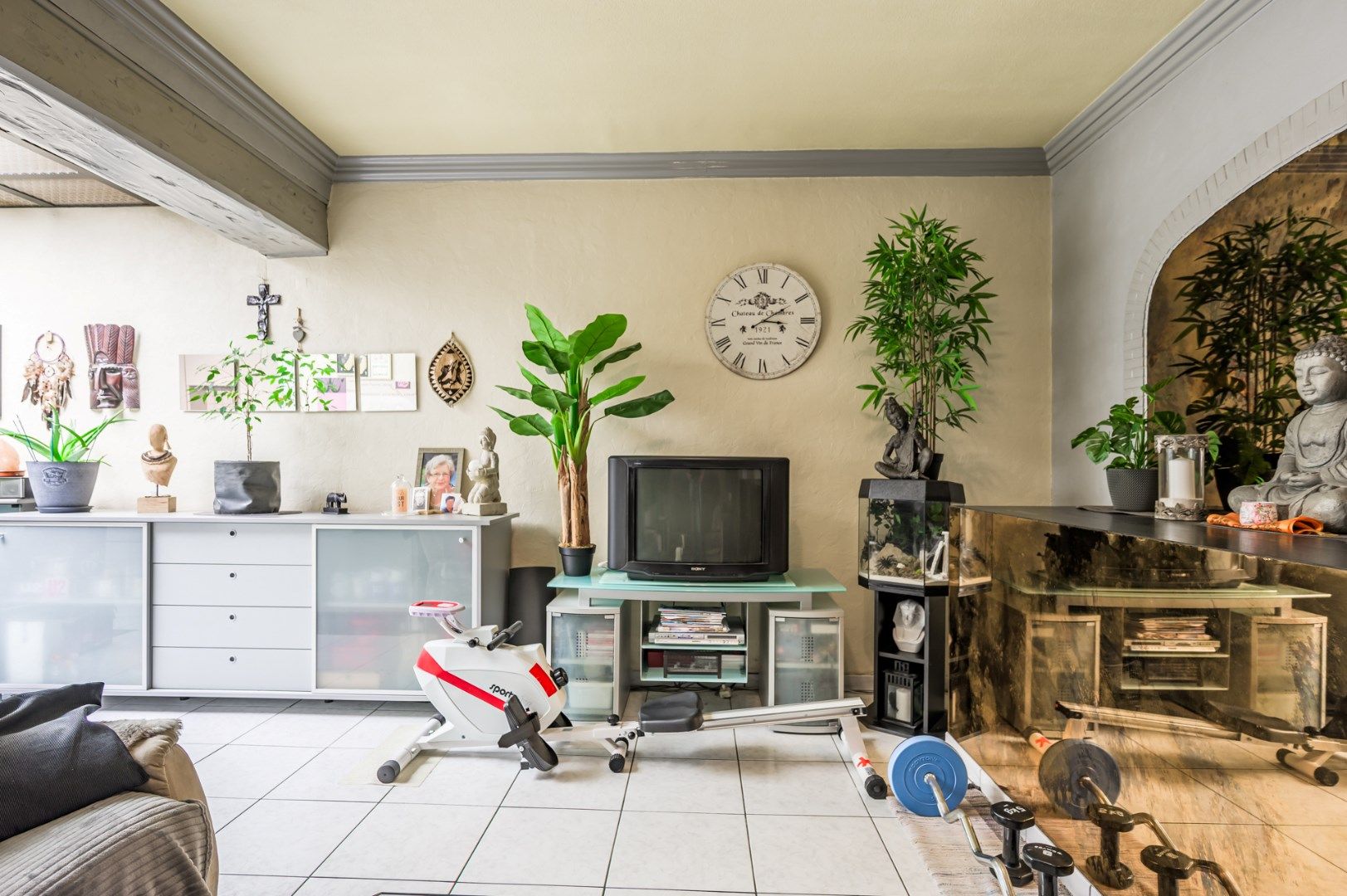 Gesloten bebouwing met stadstuin, oprit, garage en 4 kamers foto 7