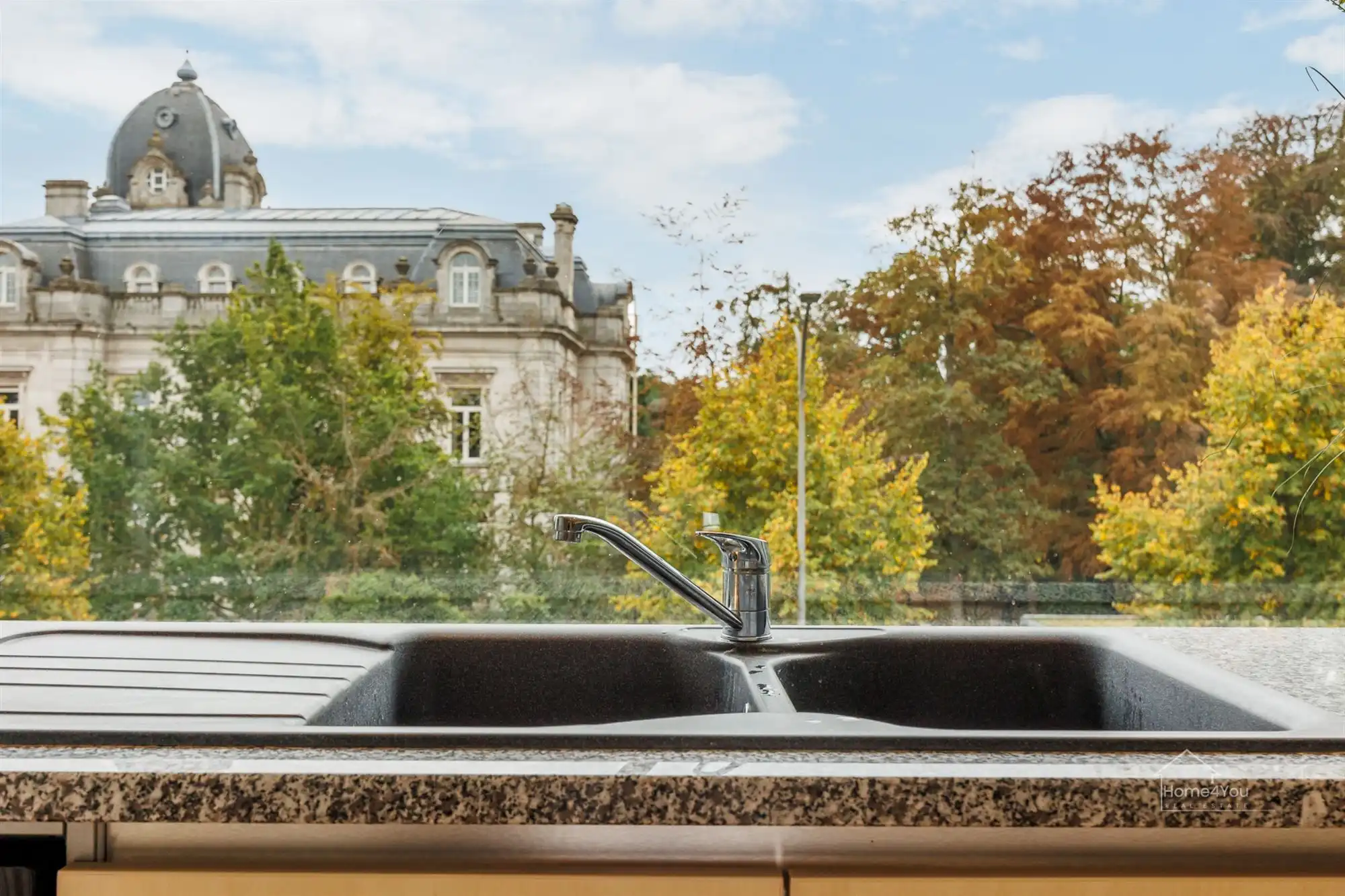 Ruim 2-slaapkamerappartement met prachtig zicht op Domein foto 5