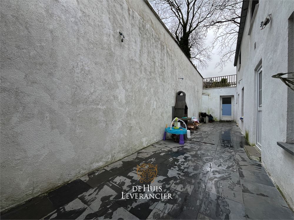 RUIME woning te koop (8 slpks, 2 badk) die ook perfect als tweewoonst kan dienen foto 5