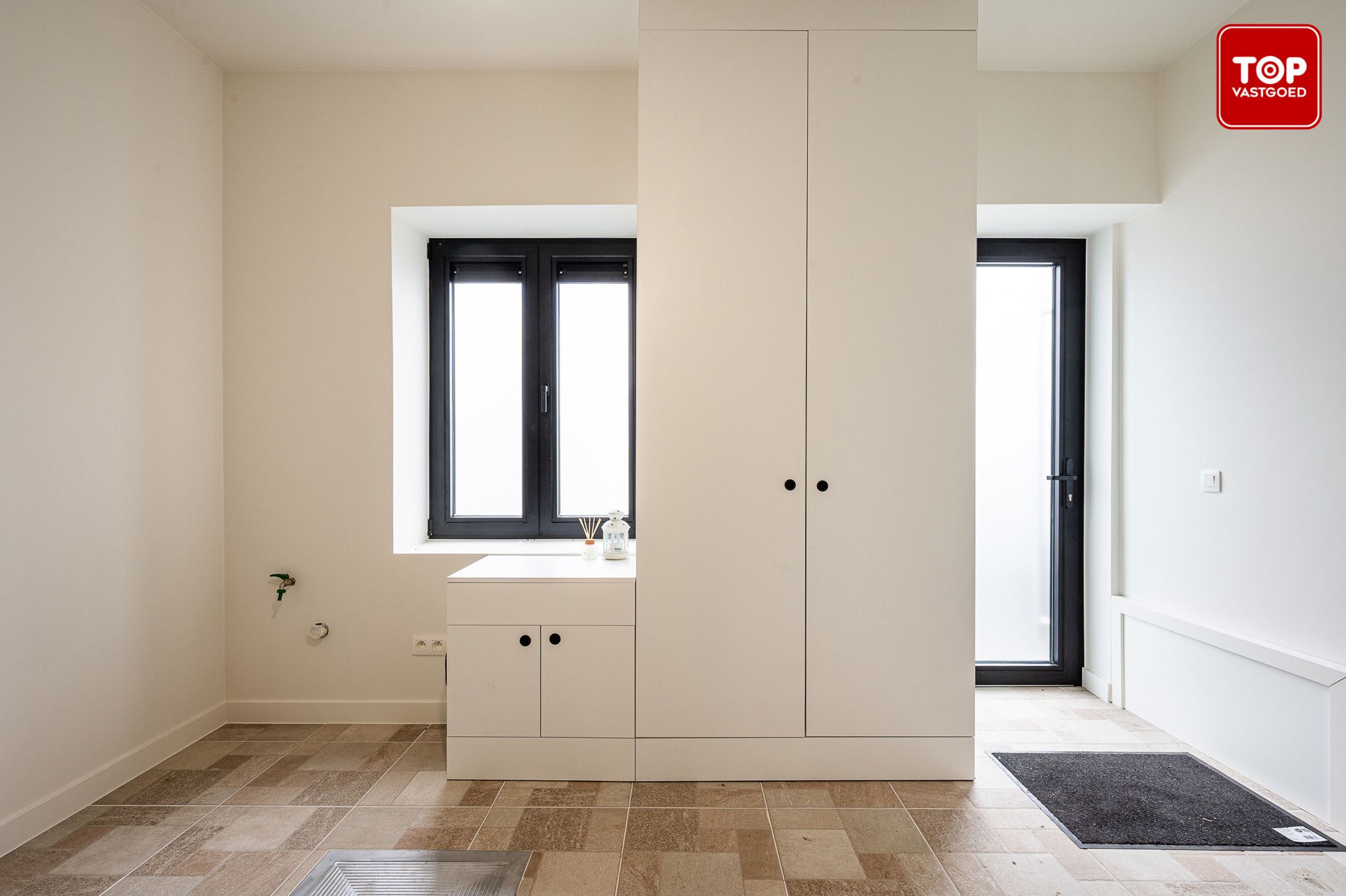 Top gerenoveerde gezinswoning in Mariakerke foto 3