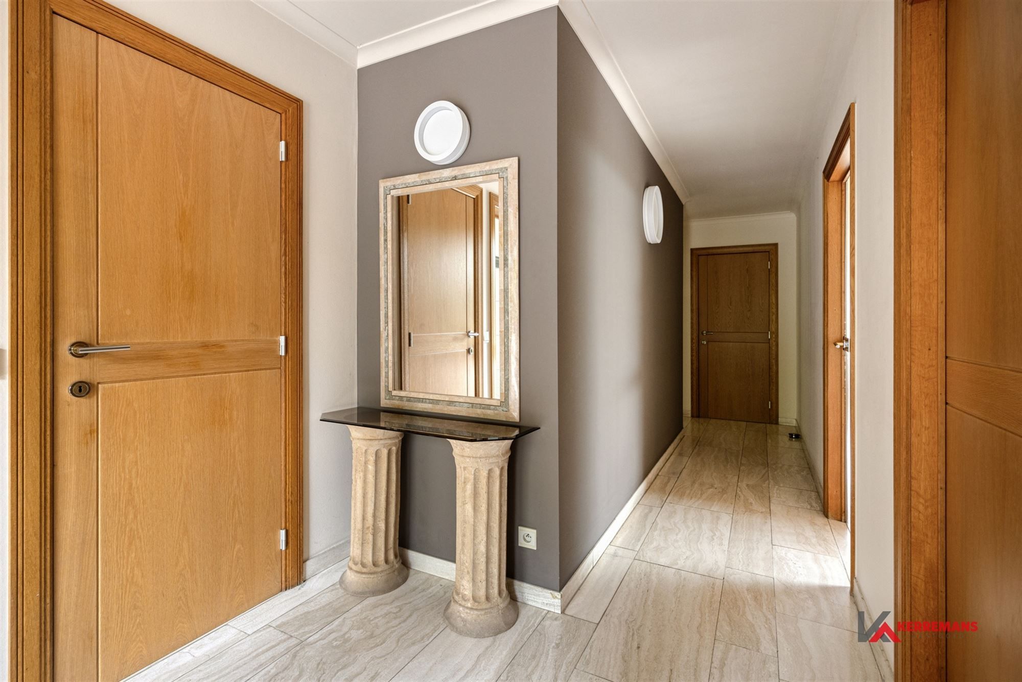 Laagbouwwoning met 3 slaapkamers, garage en tuin.  foto 4