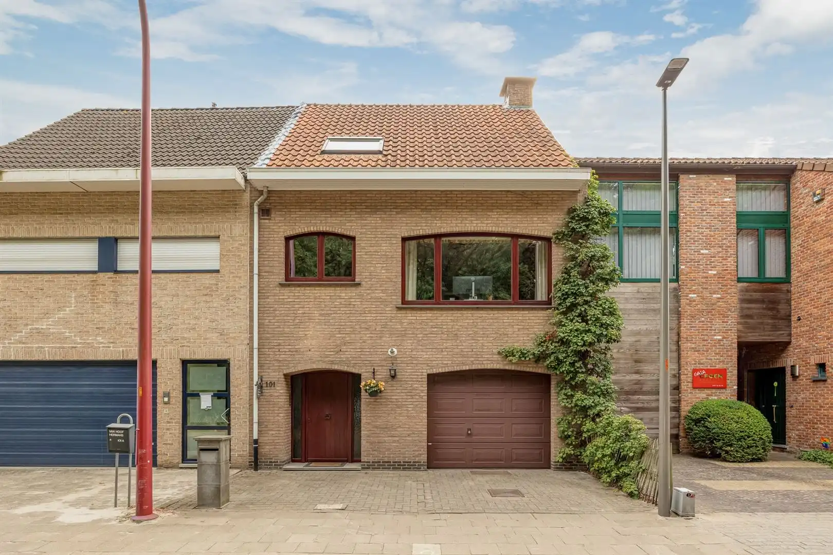 Uitzonderlijke ruime woning aan natuurdomein 'T Rood. foto {{pictureIndex}}