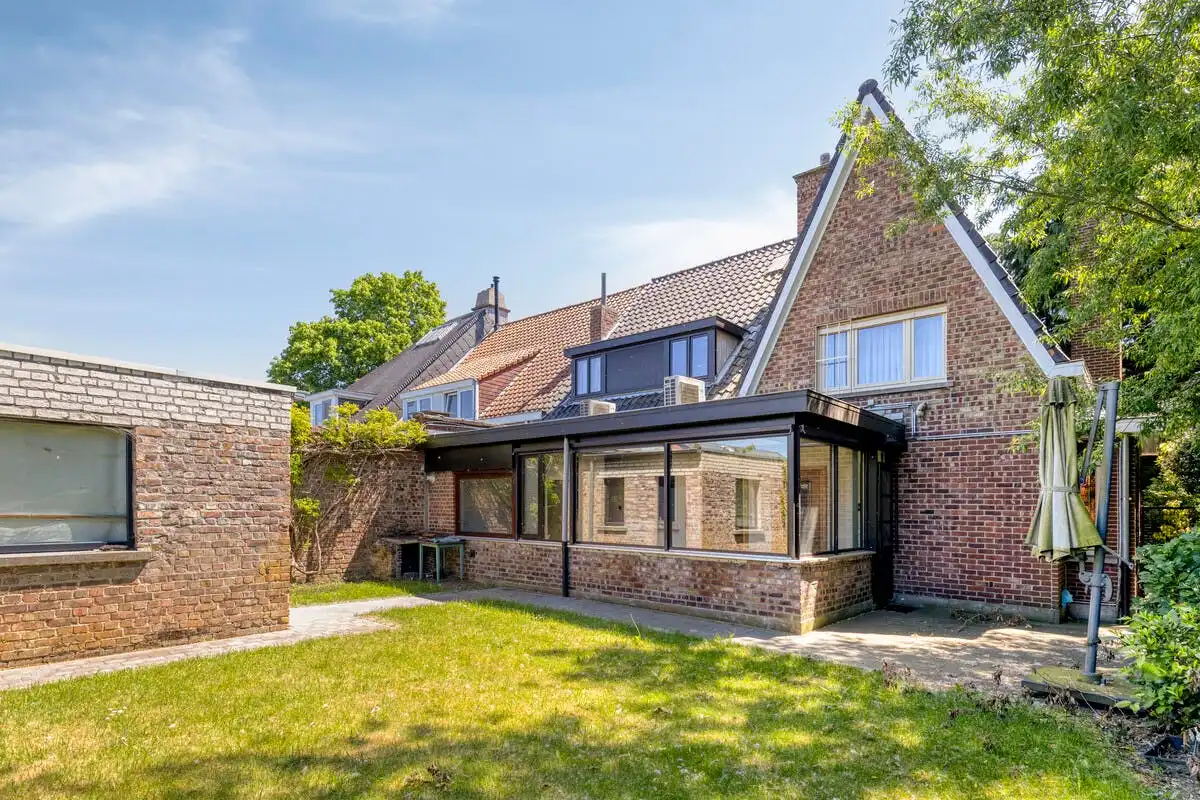 Karaktervolle gezinswoning op 1524m² te koop in Bissegem! foto 16