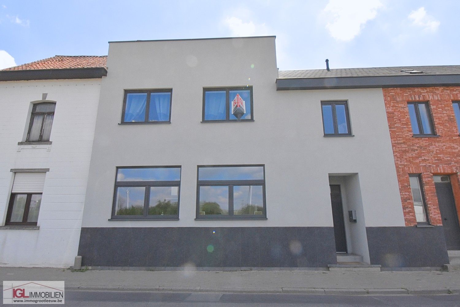 Ruime modern gerenoveerde woning te koop in Huizingen foto 16