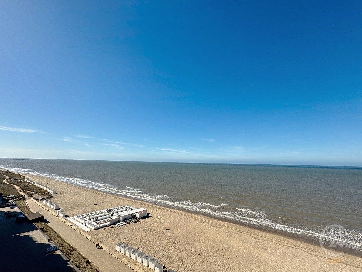 Penthouse appartement met 2 slaapkamers op de zeedijk van Westende foto 22