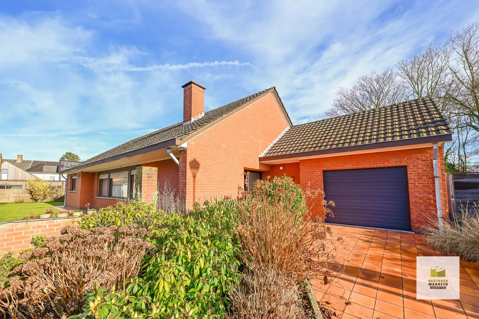 Hoofdfoto van de publicatie: Ruime onderkelderde woning met 4 slpk en garage op rustige ligging in het centrum 