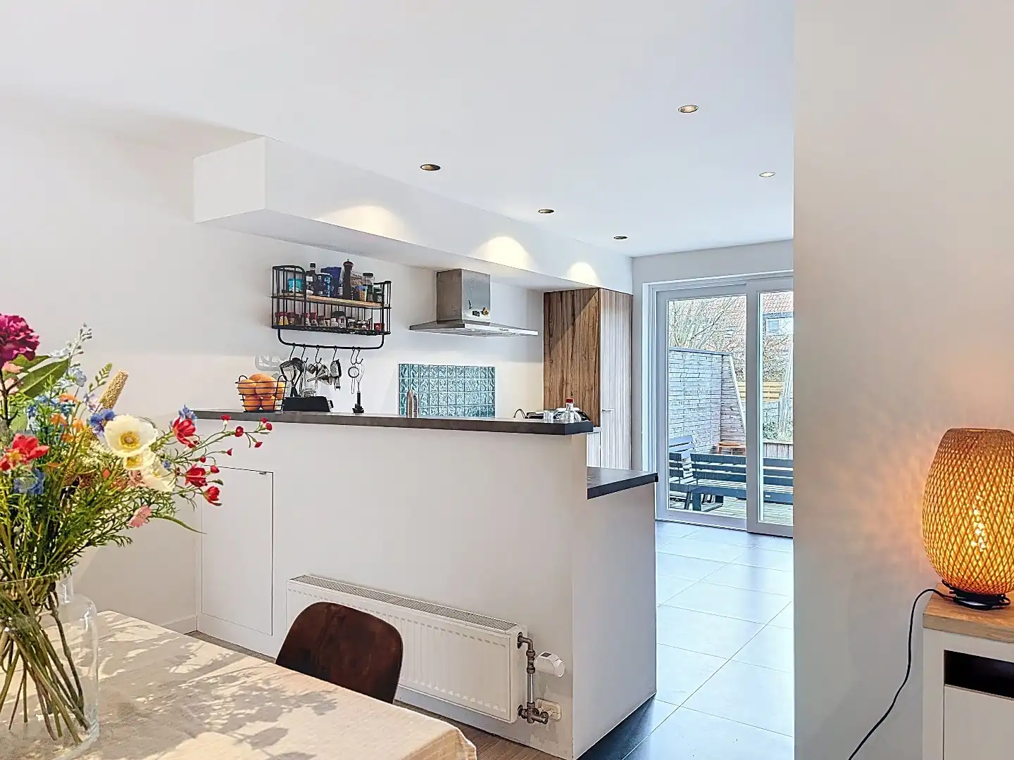 Moderne uitgebouwde woning in centrum Sluis foto 9