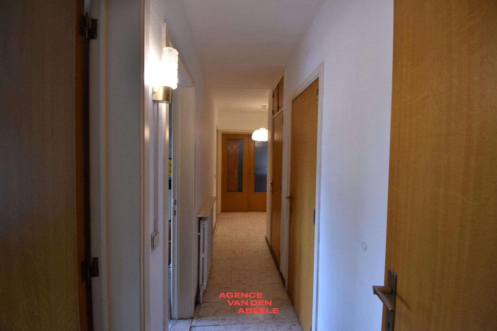 Uitzonderlijk breed appartement met 2 slaapkamers en terras foto 10