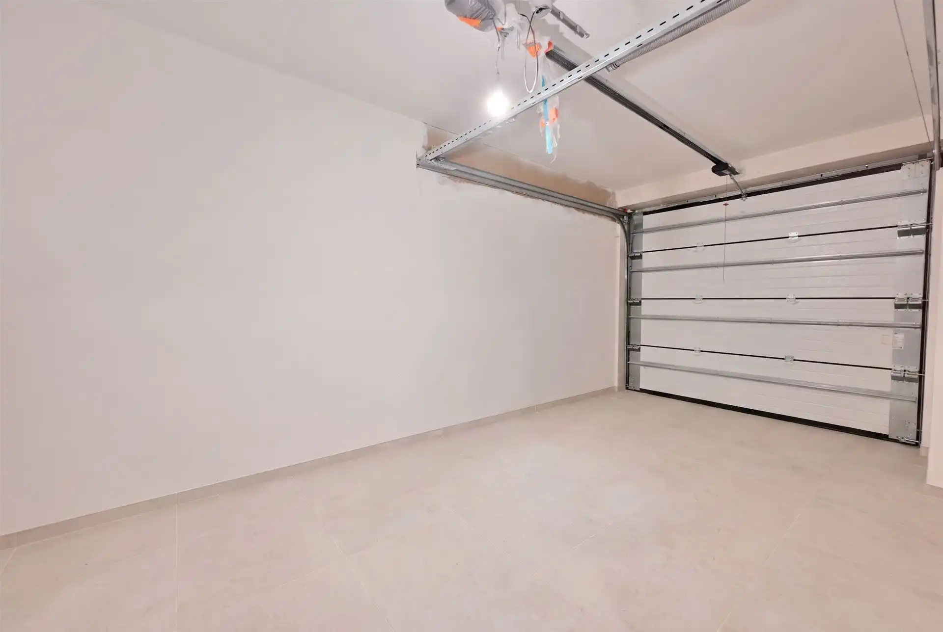 Moderne nieuwbouwwoning met 4 slpk en zonnige tuin foto 12