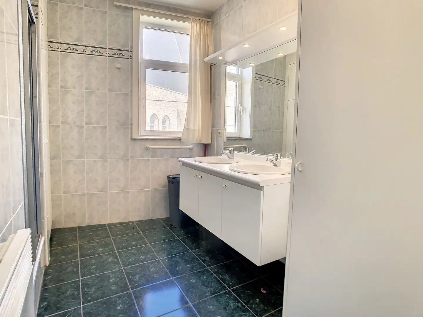 Verzorgd duplex-appartement in centrum Poelkapelle foto 5