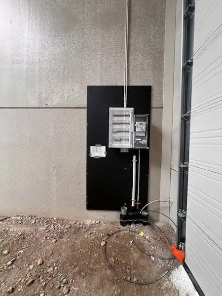 Zeer goed gelegen bedrijfsruimte foto 8