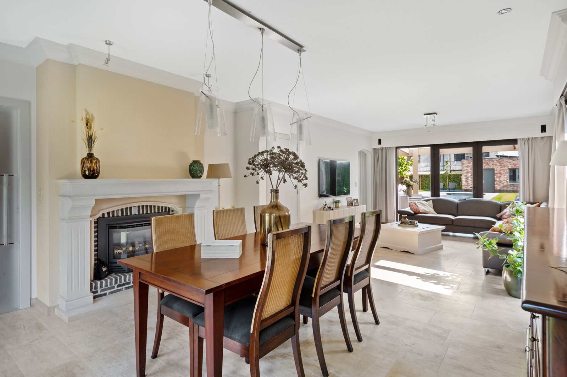 Vrijstaande, instapklare woning met verwarmd zwembad foto 3