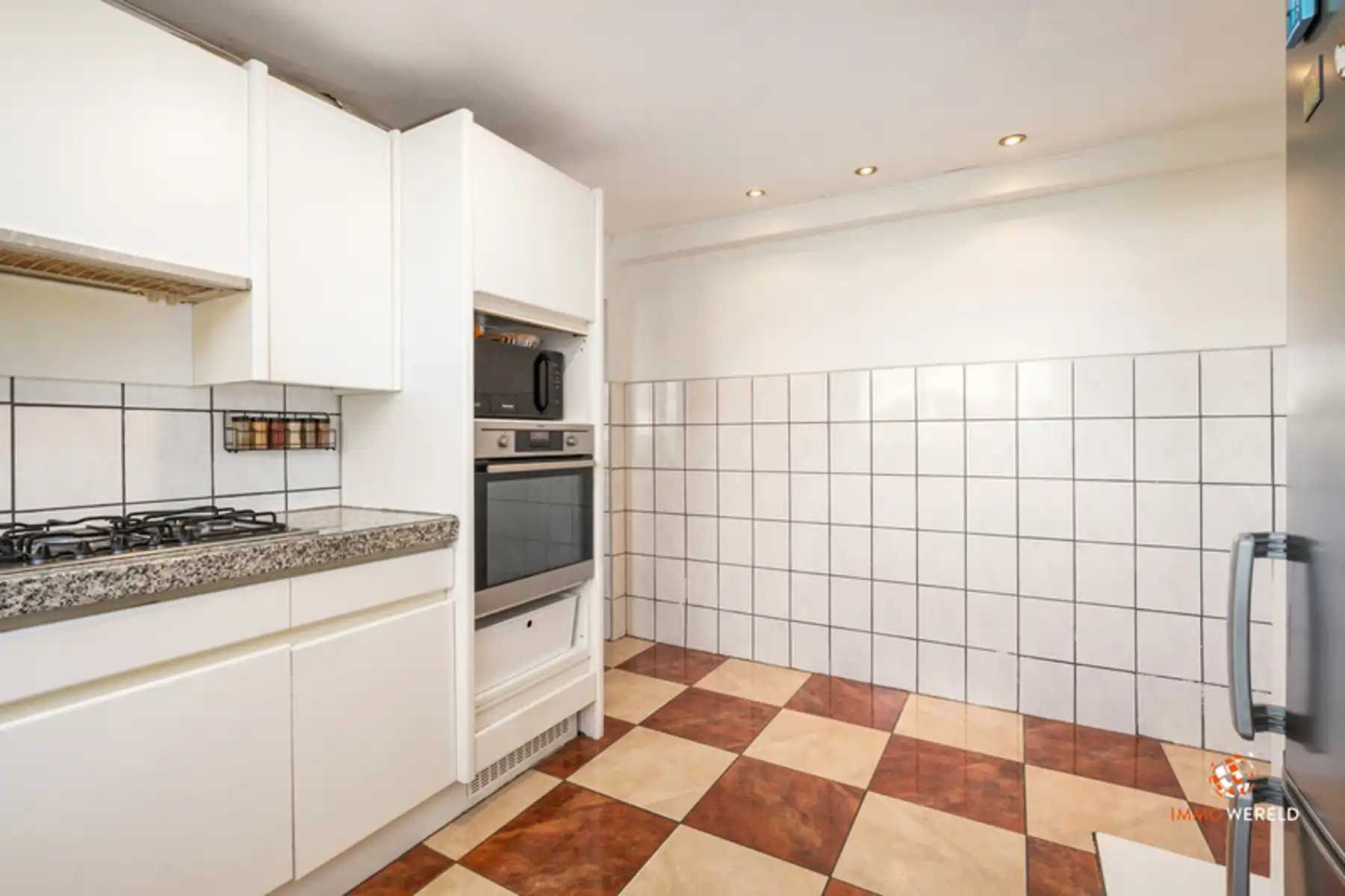 Ruime woning met 5 slaapkamers en grote wei op 24a  foto 11
