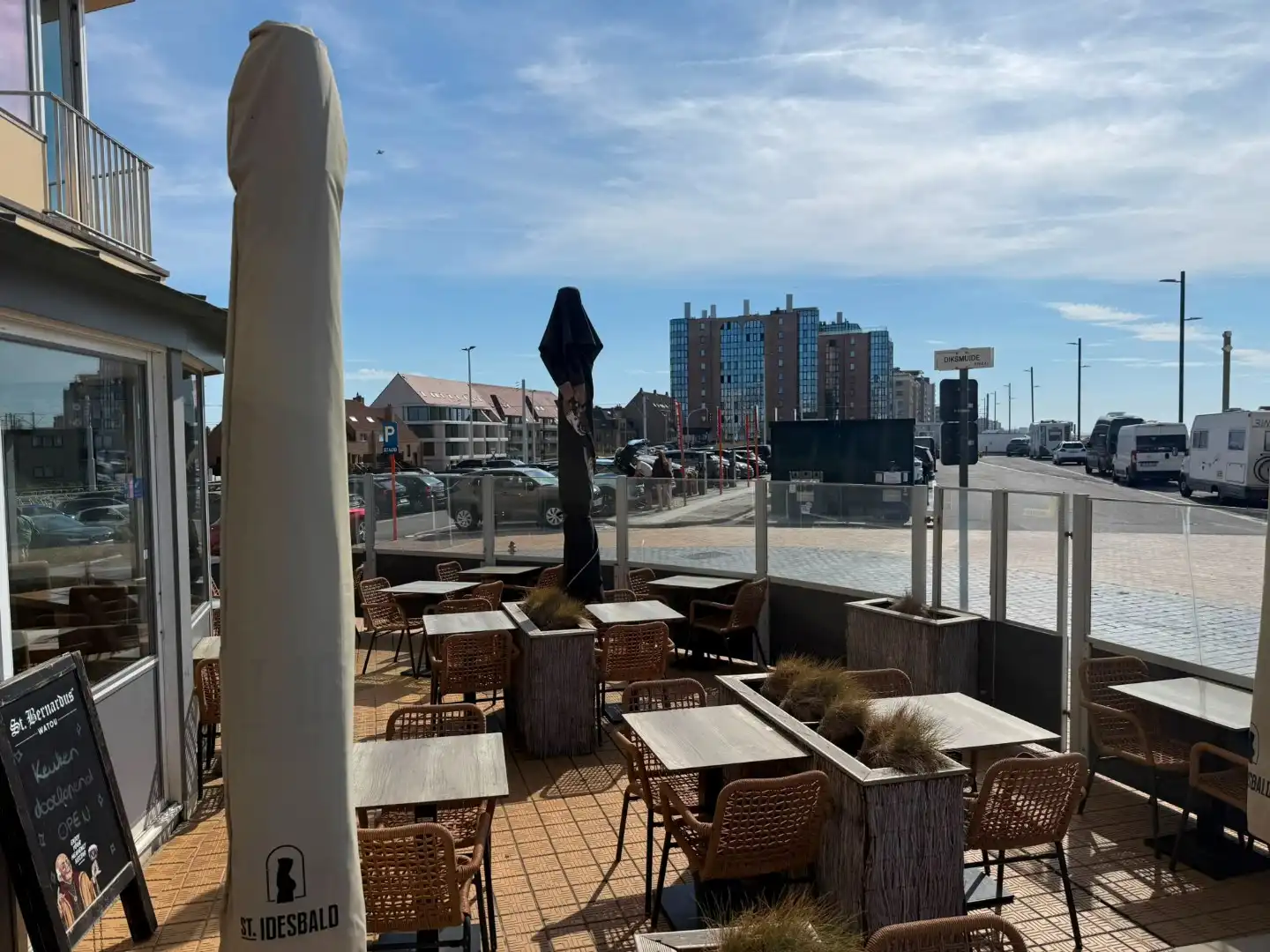 SCHITTEREND VERNIEUWD RESTAURANT / TEAROOM – TOPLOCATIE ZEEDIJK – ZONNETERRAS foto 8