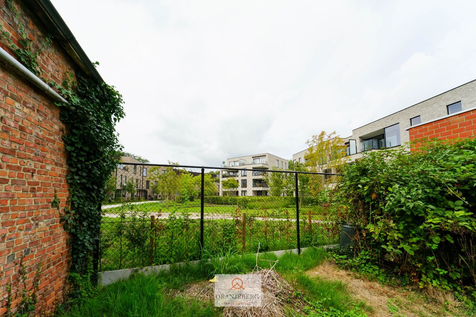 Goed bereikbare rijwoning nabij UZ met 6 slaapkamers te huur foto 8