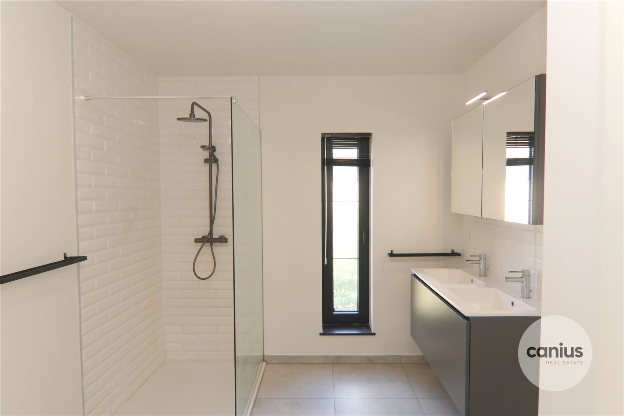RUSTIG GELEGEN WONING MET 4 SLKS NABIJ HET STADSCENRUM foto 9