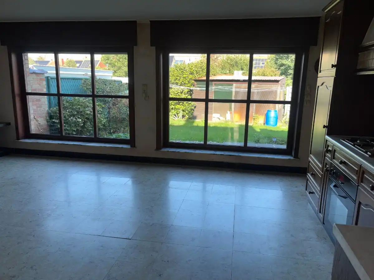 drie slaapkamer ééngezinswoning met garage en tuin foto 11