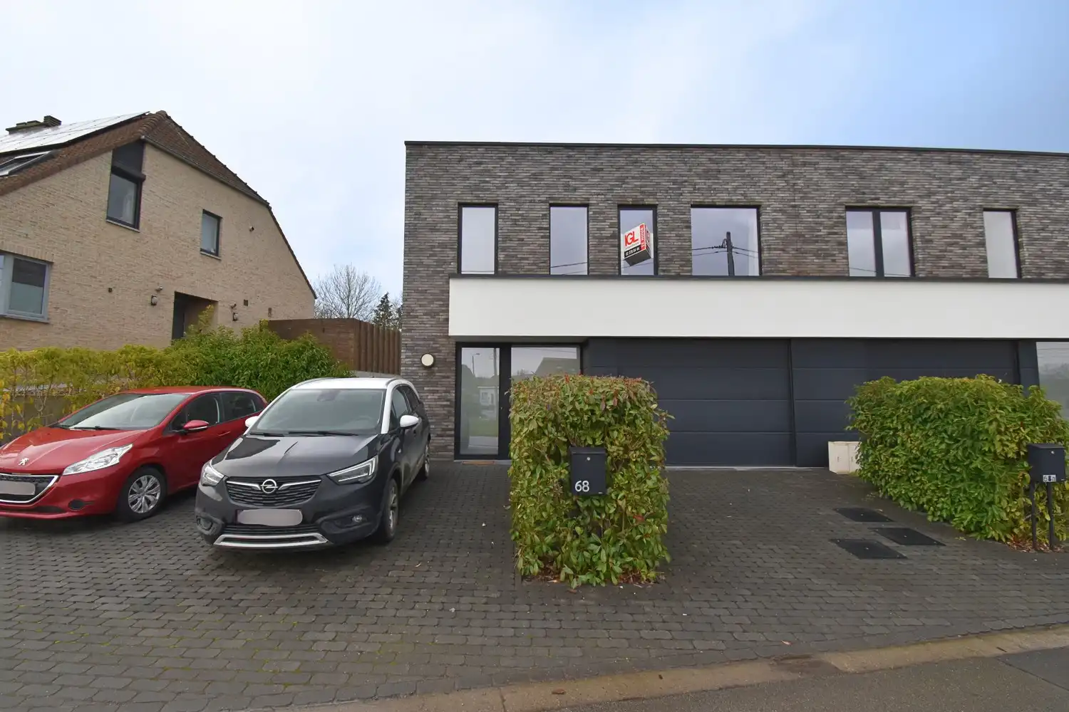 Moderne woning met 3 kamers foto {{pictureIndex}}