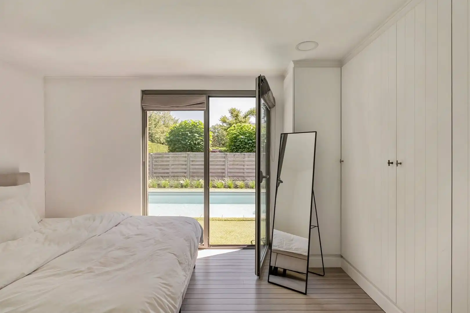 Instapklare halfopen villa met rieten dak, verwarmd zwembad en eigen wellness foto 24
