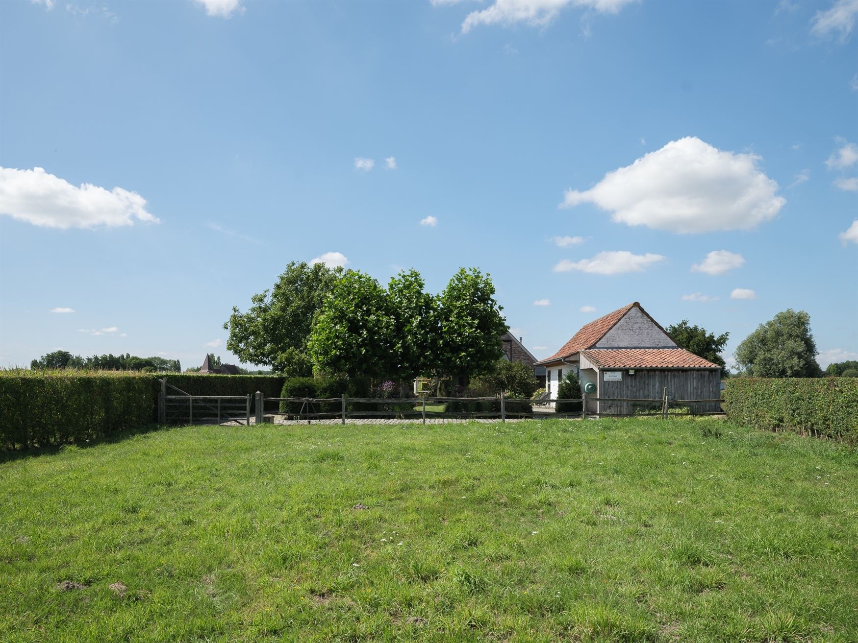 Karaktervolle hoeve met stijl en privacy foto 8