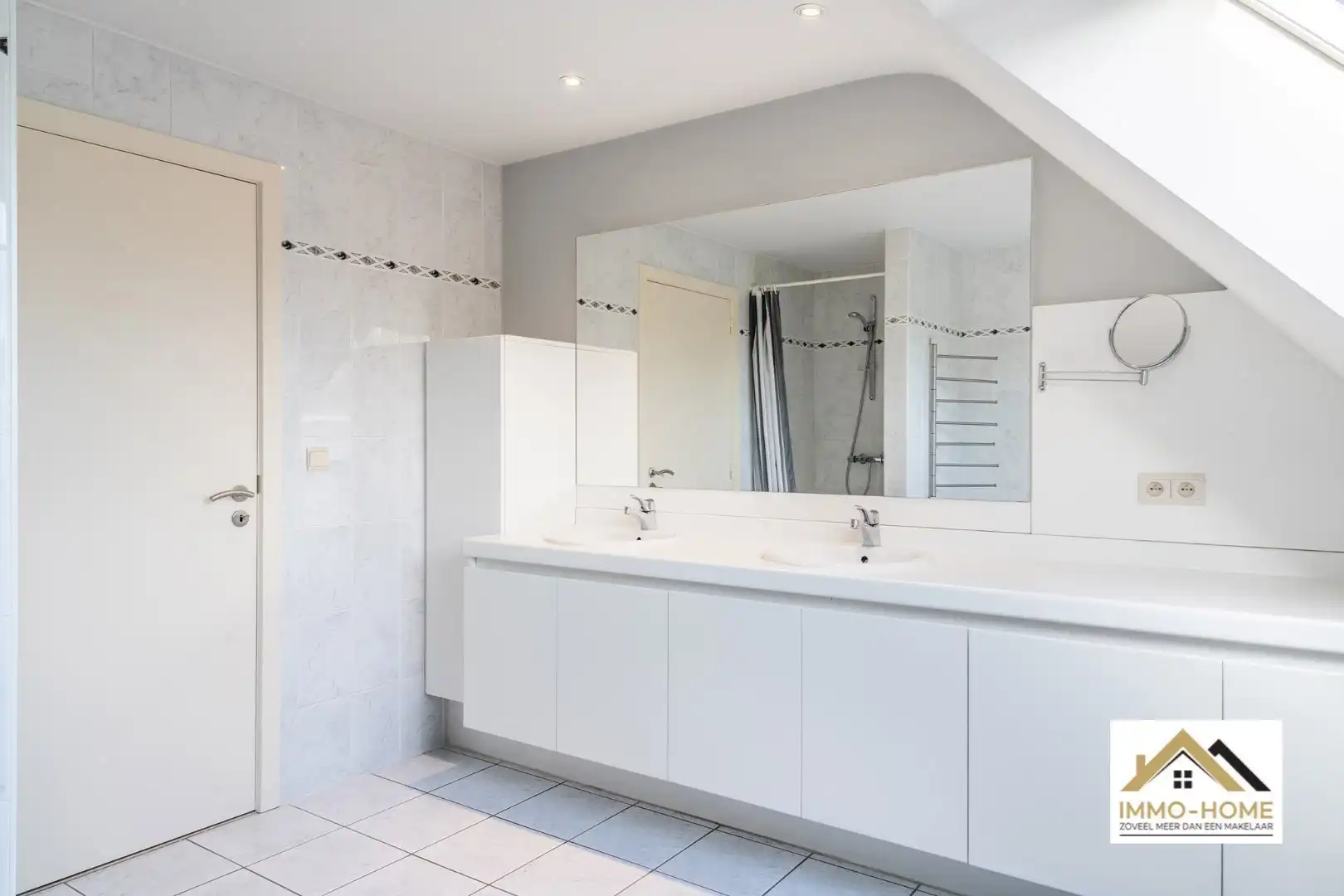 Prachtige woning met breed uitzicht op de tuin foto 19
