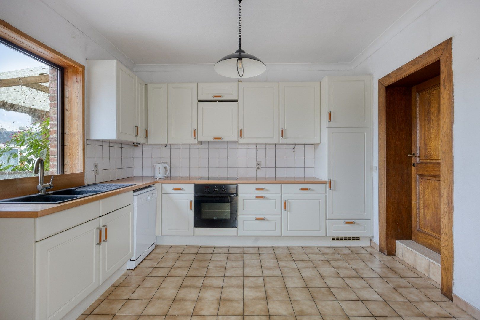 Woning met veel woonoppervlakte, zolder, garage en tuin te Tongeren-Lauw foto 13