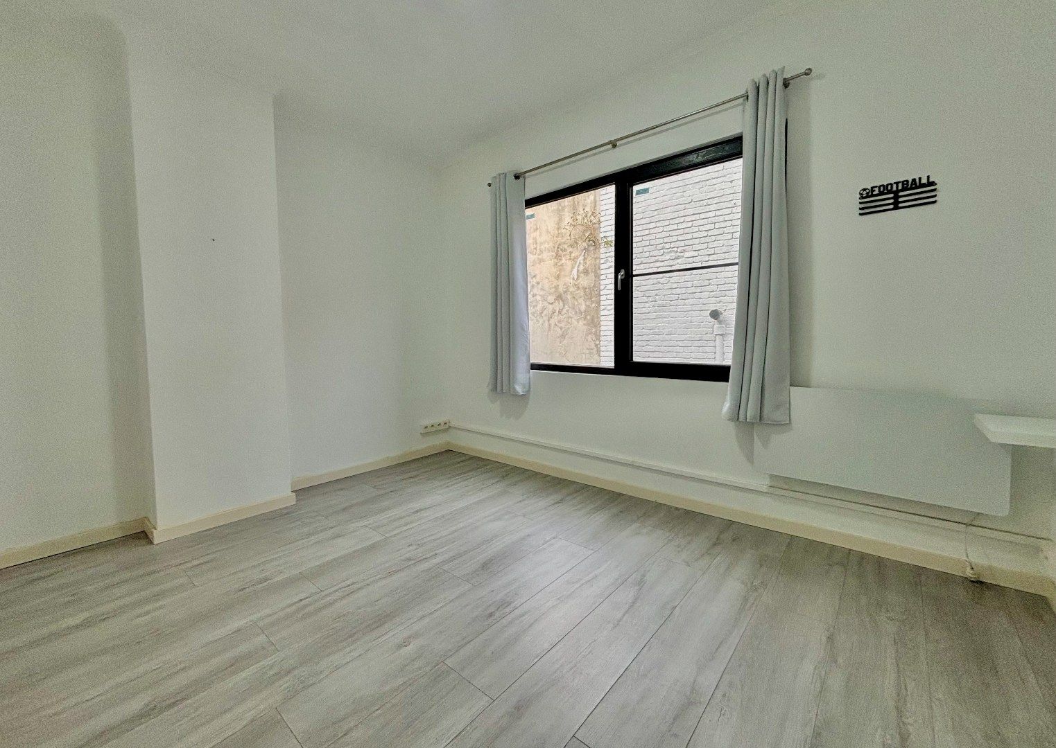 VOLLEDIG GERENOVEERDE EN ENERGIEZUINIGE WONING (EPC B) MET 3 SLPKS (4 MOGELIJK) foto 13
